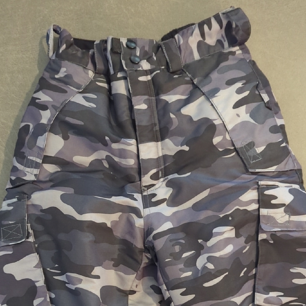 [💰BUNDLE 3/$20] Boys Camouflage Cargo Sbow Pants